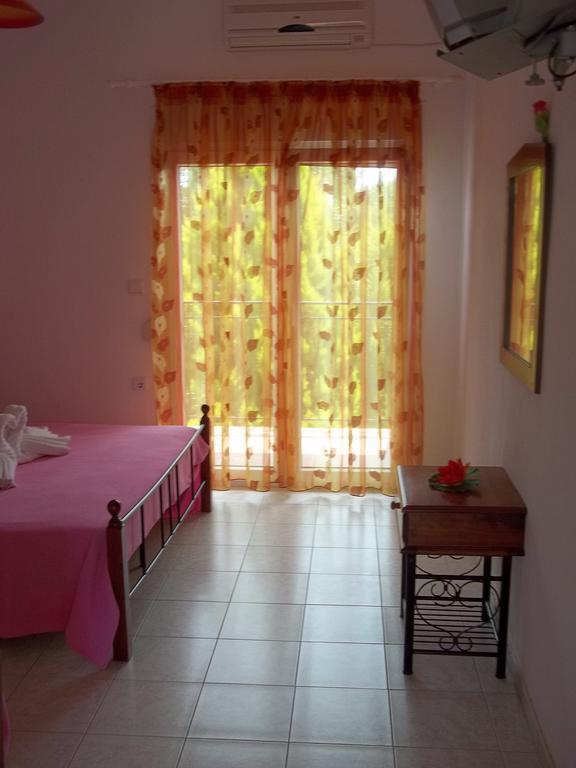 Noufara Apartments Néa Meságkala 外观 照片